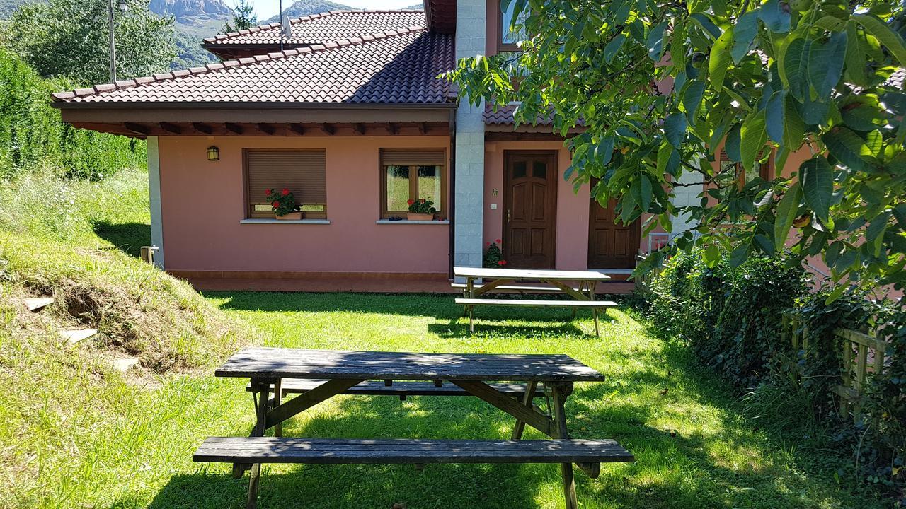 Apartamentos La Corona - Cabrales Carrena de Cabrales Exterior photo